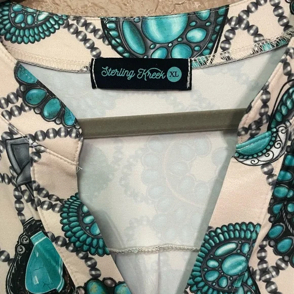 Sterling Kreek Women's Turquoise Stones Patterned Top w/ ruched short sleeves - Picture 2 of 2